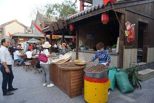 日照旅游景点攻略，东夷小镇是日照海边美食小吃街，怎么玩呢