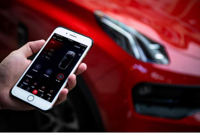 5英寸全彩 hud抬头显示,可实时显示车速,导航,adas,车辆安全相关警告