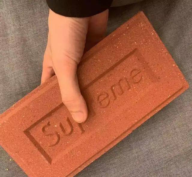 几乎把所有s家的的产品都珍藏了起来,不知道super me的板砖拿起来手感