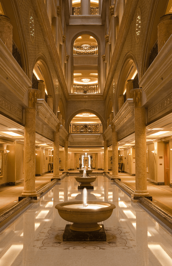 世界唯一八星酒店，建造时用了20多吨黄金，住一晚需要数万元