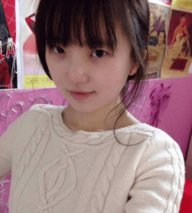 她是现实版的"天山童姥",28岁长着8岁的脸,萝莉身御姐