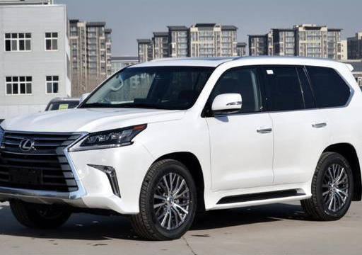 原装5.6L V8,选Toure还是这款最憋屈的豪华SUV?想要面子就选后者