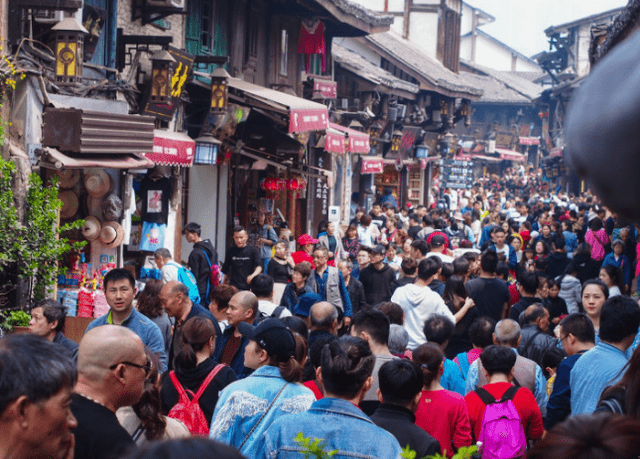 中国最新堵城排名，重庆第一广深没上榜，为何东北此城也上榜？