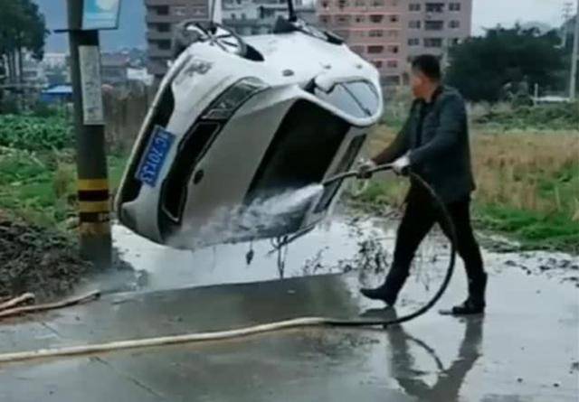 原叔原洗车方法,360度无死角,洗车机:等着换车