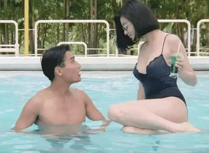 愛傍富豪的關之琳，被帥哥逗的花枝亂顫笑不停，58歲滿臉皺紋疑有新戀情 娛樂八卦吃瓜 第6张