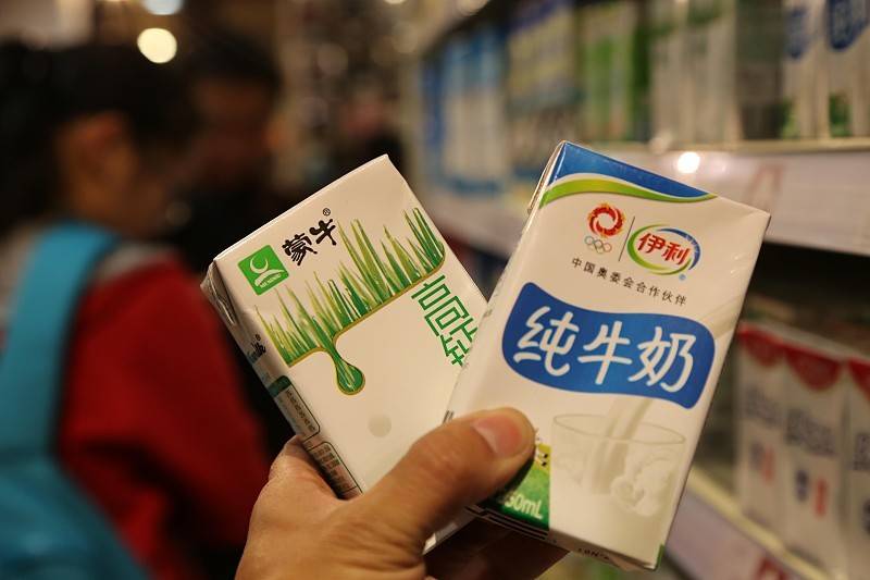 牛奶涨价潮来袭?伊利蒙牛打响头炮,乳业股集体大涨