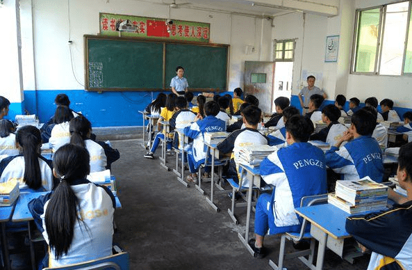 什么大学分数低毕业后包分配 3df07dbe221e4800897b3a6c7739c57b.png