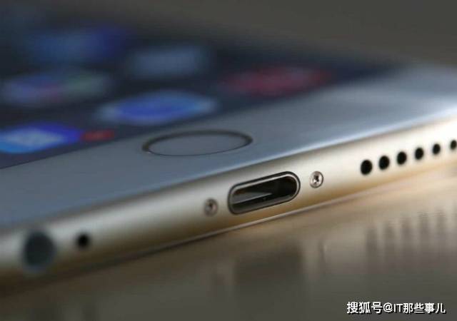 速度|充电速度慢 用户体验差 无线充电凭什么取代有线充电？
