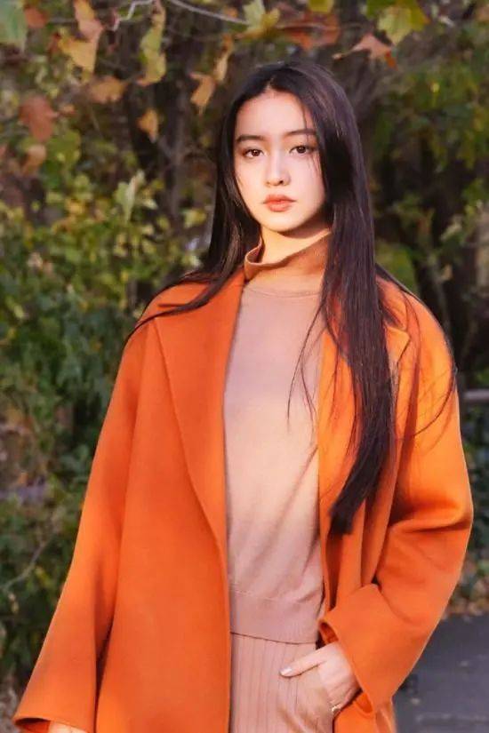 木村拓哉17岁女儿拍大片，黑橘色系演绎成熟美，终现“颜霸”实力_颜色