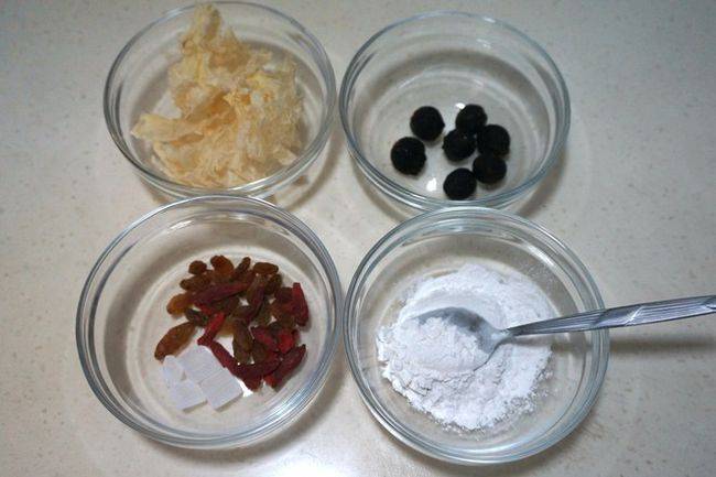 银耳怎么泡发好用凉水还是用温水 2647ca5801c94076b7f22bae8878712f.jpeg