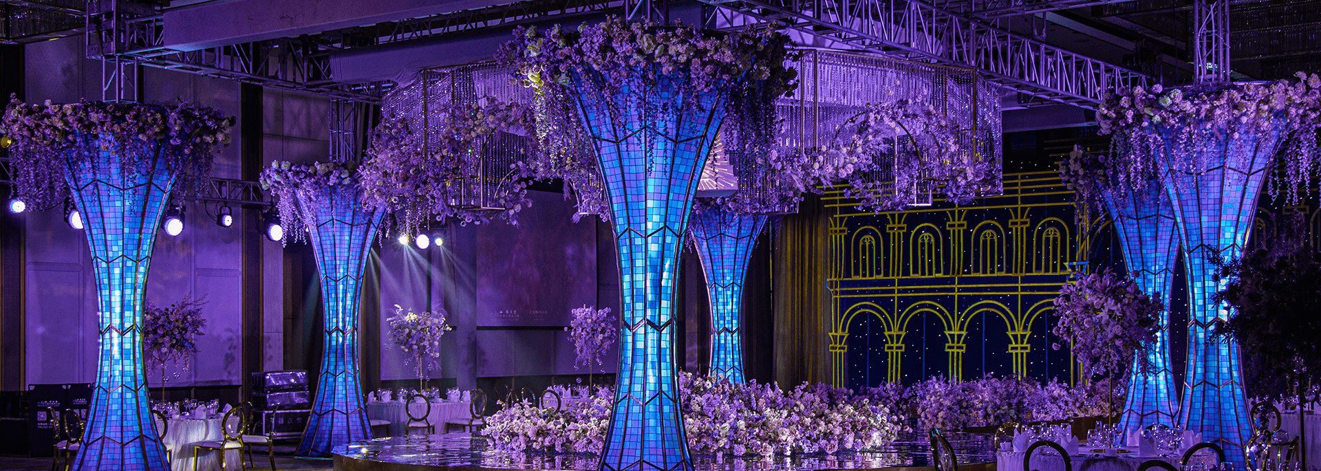 天津康莱德酒店举办"花漾"主题婚礼展,呈现梦幻婚礼殿堂
