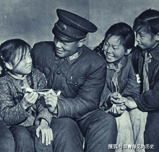 老照片 60年代的警察 忠心耿耿为人民