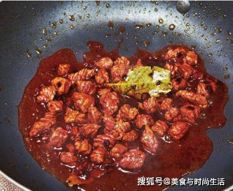 早餐来这样一碗热汤面,吃一口面,喝一口汤,一碗下肚,全身暖和