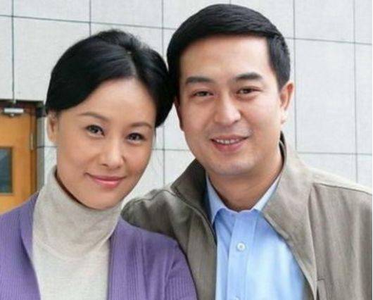 张嘉译藏了17年的老婆原来这么美,王晓晨相对来说略逊一筹