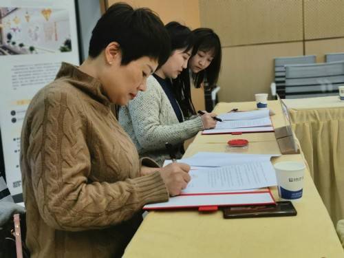 郑州有多少人口2021_郑州人口分布图(3)