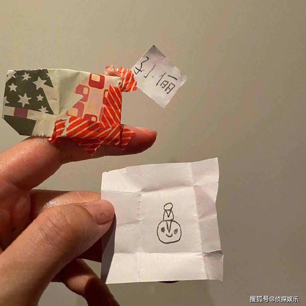 孙俪分享女儿小创意，小花用饼干拼出可爱卡通