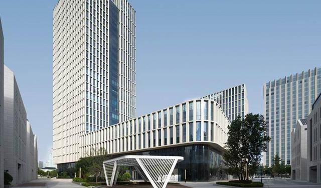 北京“幸运”的烂尾楼，以9800万元被接手，如今比肩电视塔