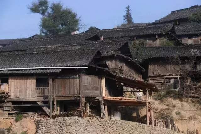 广南壮族民居典型的干栏式建筑