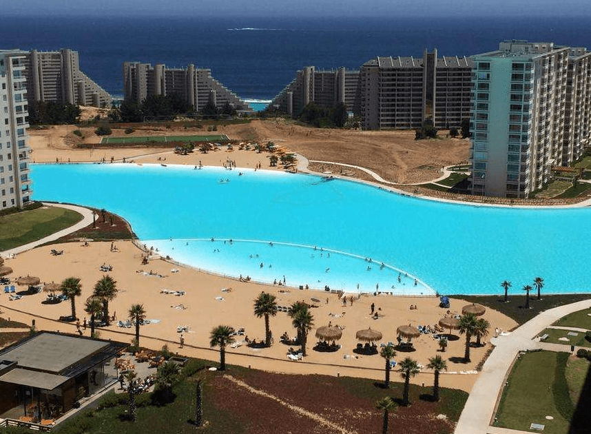 全球最大的游泳池，面积和11个足球场相当，你想去试一试吗？
