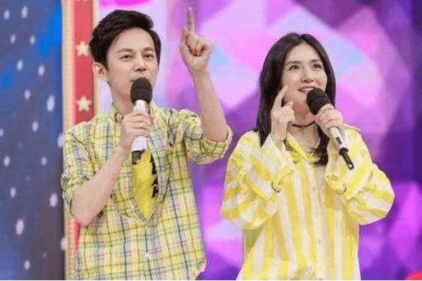 何炅谢娜再次同台主持活动 98206d797a4f4b598810725763cc3534.png