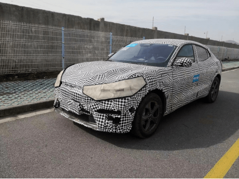 2021上海车展曝光或上市的福特野马Mach-E路试谍照?