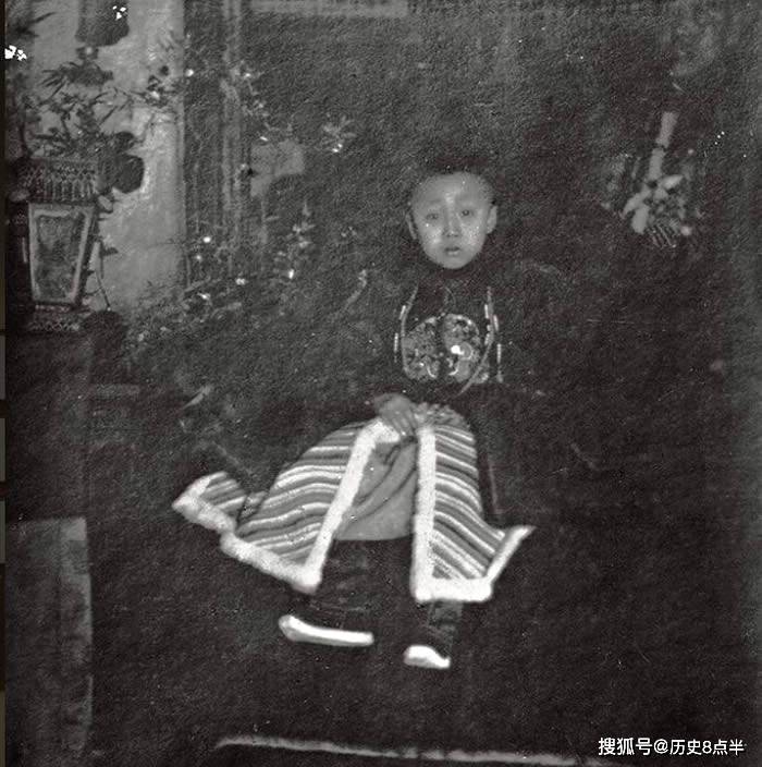 老照片:晚清时期,4位官场大佬的珍贵照片,有些人值得铭记!