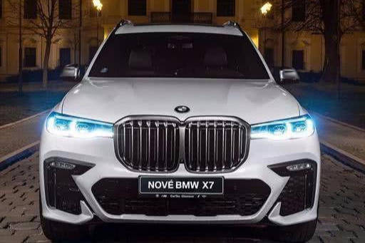 原装新宝马X7 M50d实拍,真车太大了六个家长认不出来