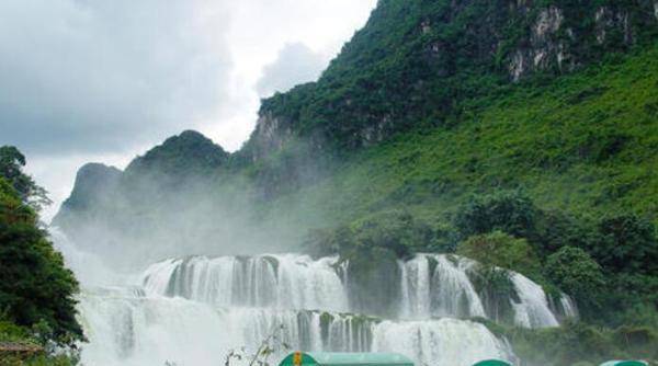 我国第一跨国瀑布，是黄果树瀑布水量三倍，处于我国与越南边界处