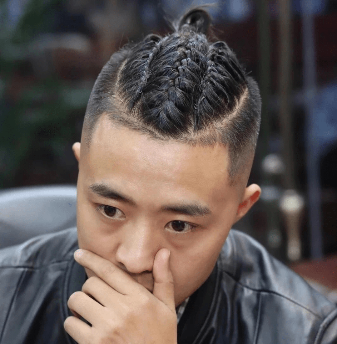 贴头辫形成一垄一垄 效果,也是极具视觉冲击 ,怎么看都很帅气