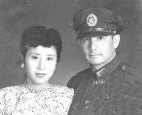 一代名将张灵甫孟良崮战役中陨落, 后人今何在, 一位当了20年老师