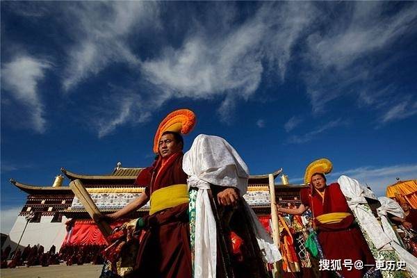 2021年,春节和藏历新年是同一天,那藏族是如何过年的?