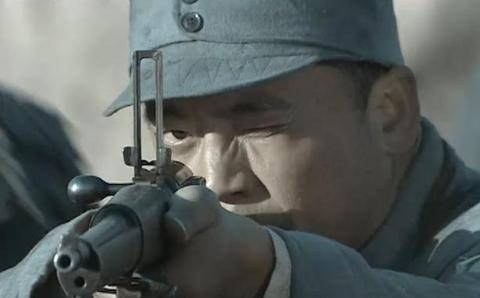 小说《亮剑》中:正军级赵刚授少将军衔,在某次运动中选择了自杀