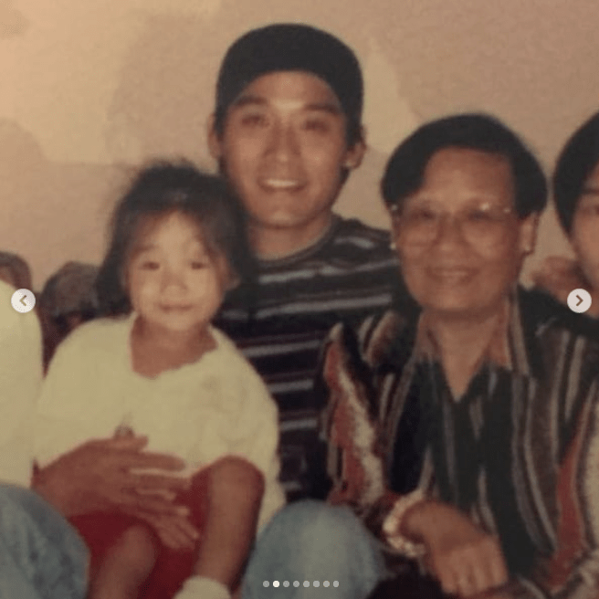 63岁梁家辉生日全家福曝光,与妻子江嘉年甜蜜牵手,女儿表白送祝福