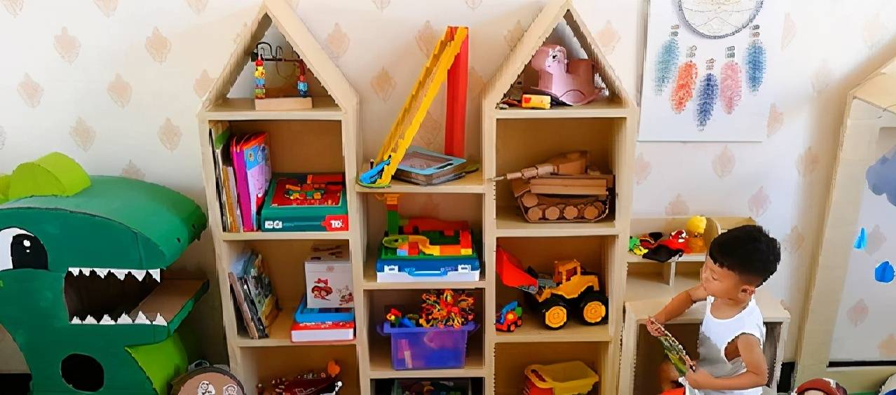原创爸爸用废纸箱给儿子做了24个玩具,做法简单一学就会,先收藏了