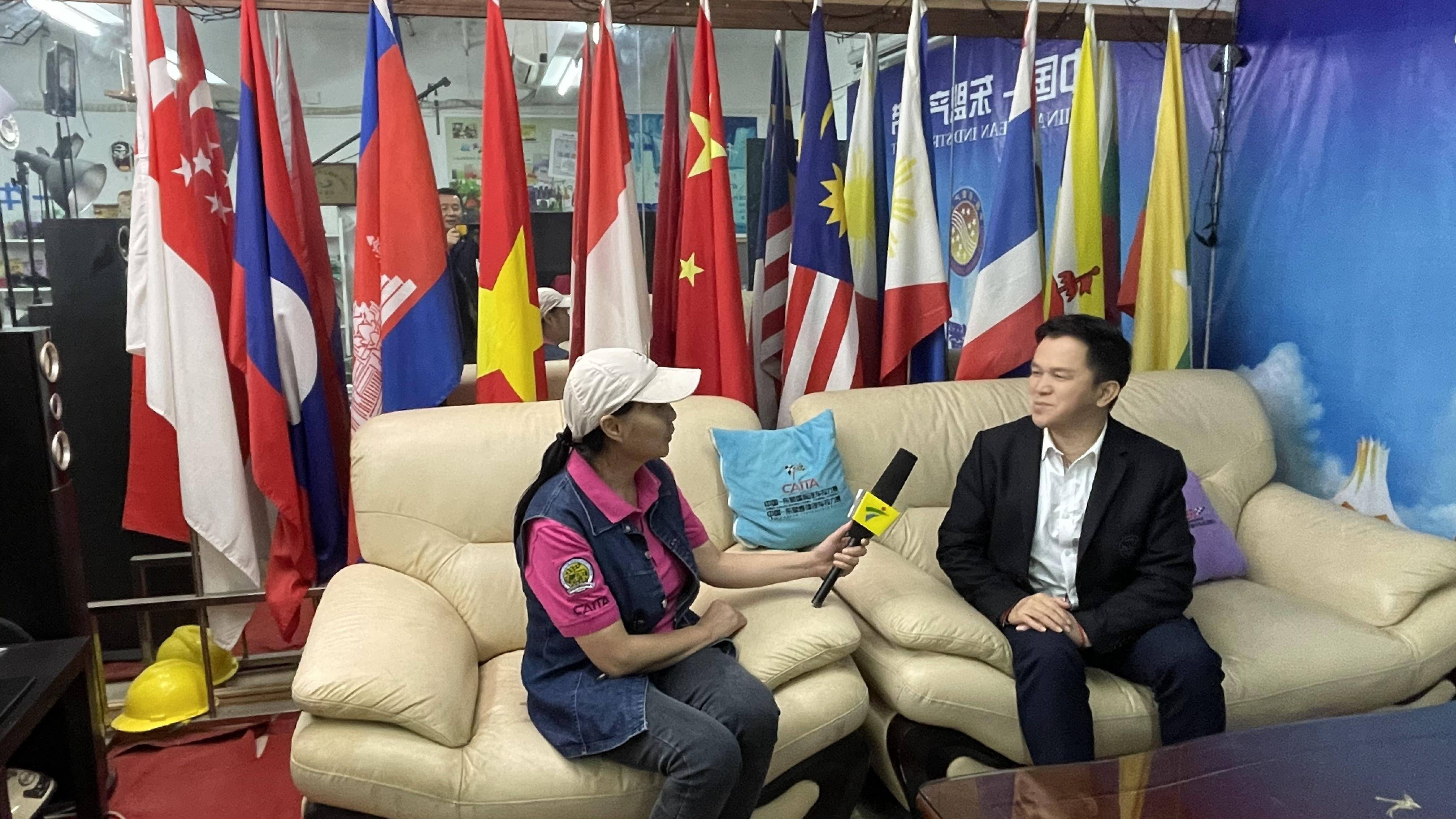 东盟黄海刚主持春节慰问梧州希望之家伤友活动