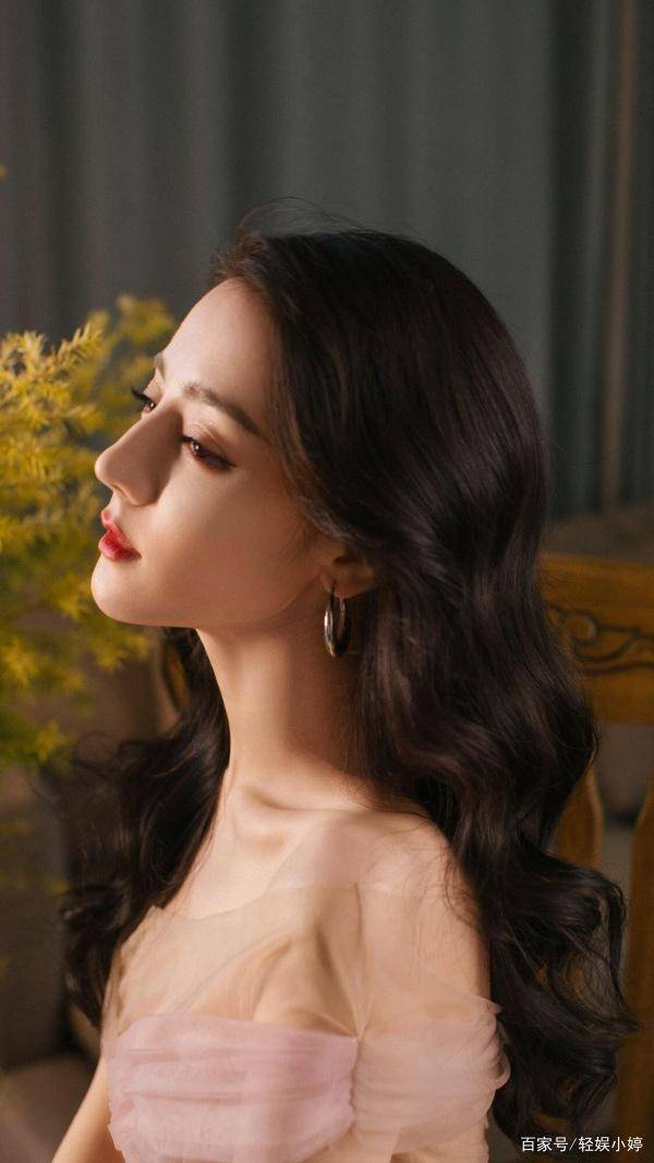 迪丽热巴写真照,每一张都好看得让人不能自已!