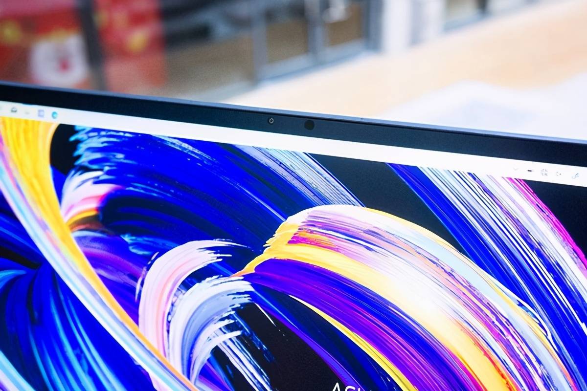 主屏幕上方还有3d红外(ir)摄像头模组,可用于windows hello人脸识别