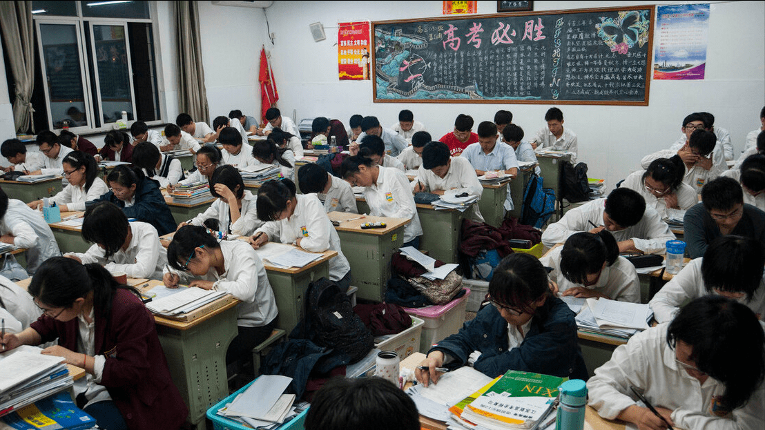 高中生春节假期仅有三天如此拼命学习的背后