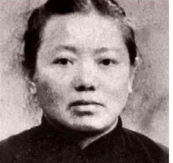 原创曾正蓉:她给丈夫的小老婆当保姆,11年后感动丈夫,生下一女