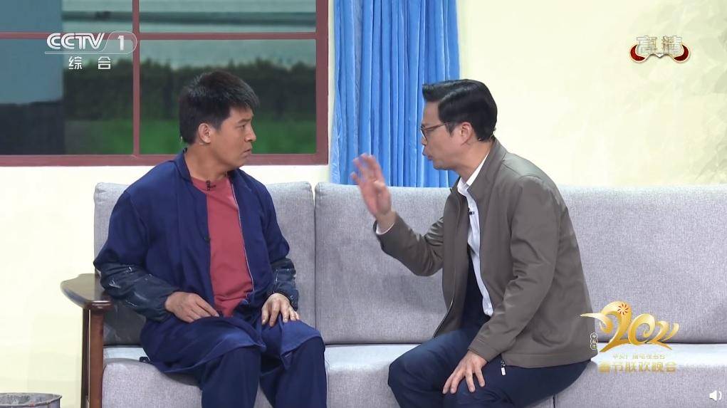 比如,2018年央视春晚小品《提意见,员工请领导解决宿舍供暖问题,却