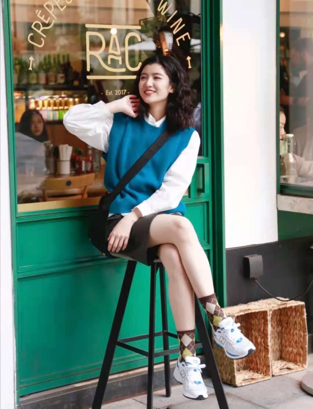 原创衬衫搭配什么外套好看女