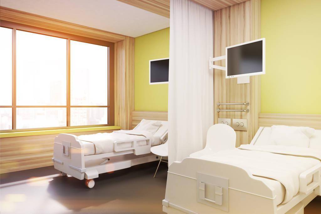原创女孩病房内遭陌生男子闯入遭强拉脚踝碰对方下体还被舔脚趾