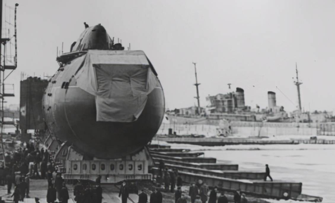 苏联"共青团员"号核潜艇惨剧:核鱼雷下落不明,核泄漏至今存在