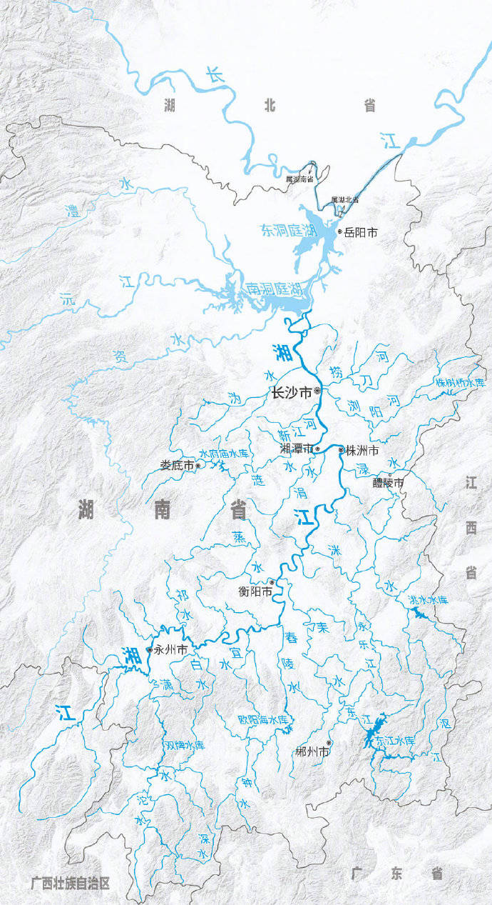 再看湖南的山河地貌,三面环山,北亘洞庭,类似一个巨大马蹄形,在如此多