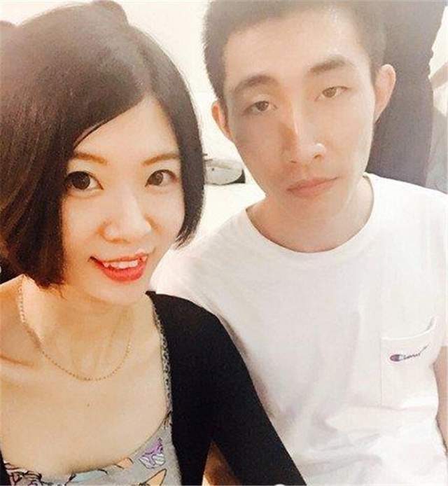 斗鱼寅子自爆暗黑经历,女友娜娜不离不弃,说到最后潸然泪下