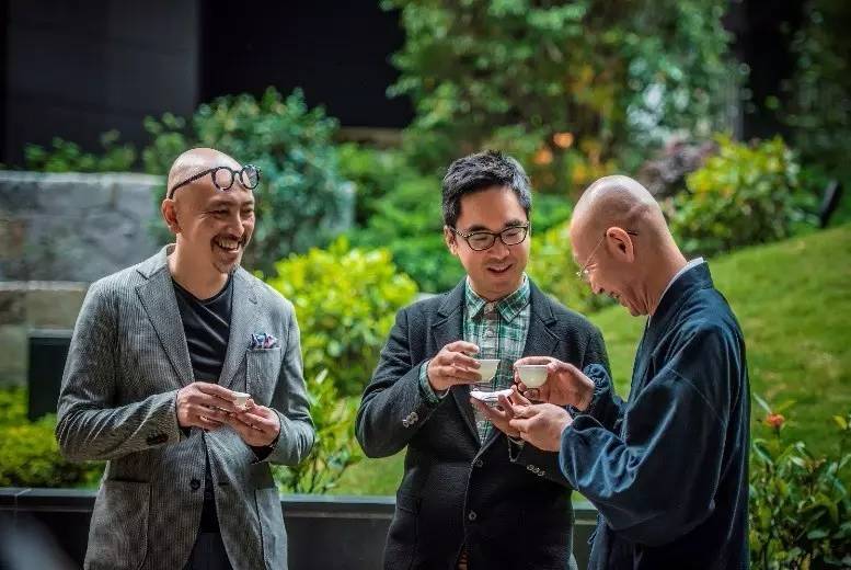 香港最有前途的80后,拥有500亿现金存款,每年还有25亿现金收入_郑裕彤