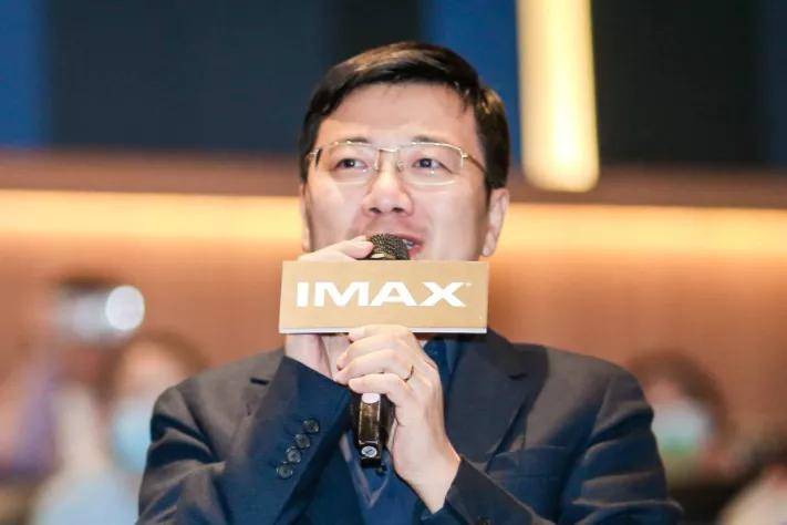 著名配音演员姜广涛来到本场活动,肯定了郭京飞血肉丰满的声音质感