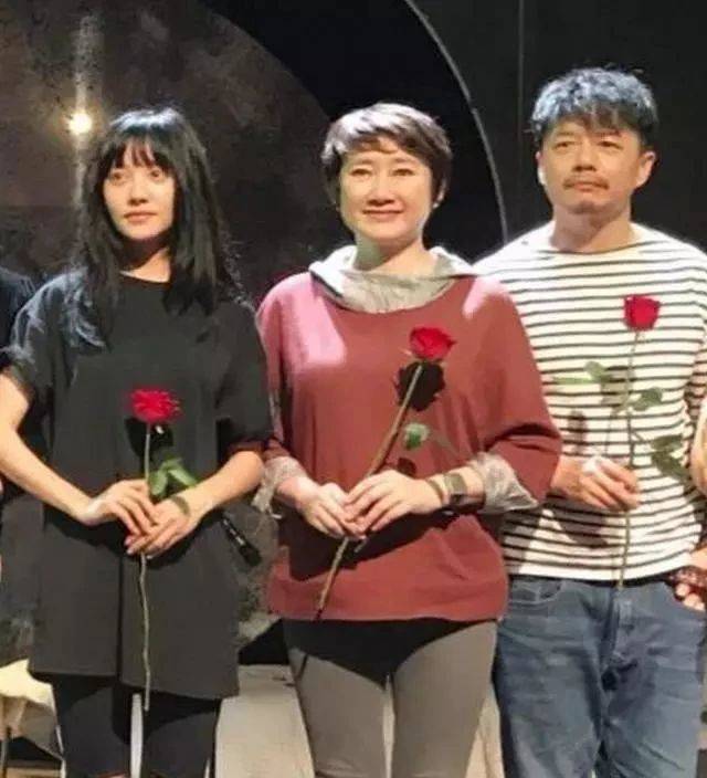 原创王刚前妻近照曝光,60岁风韵犹存依然美丽,原来是我们熟悉的她