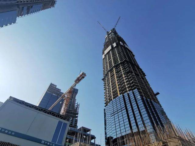 济南市委书记调研绿地山东国金中心:加快建设进度,引领区域发展