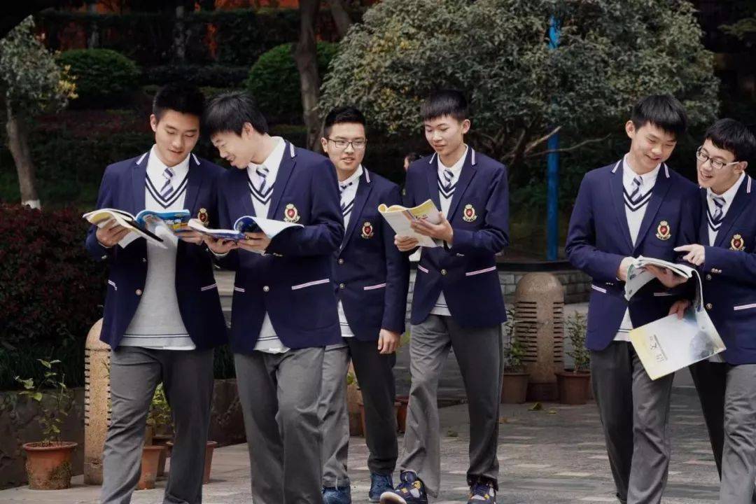 你心目中重庆哪所学校校服最美呢?小编收集